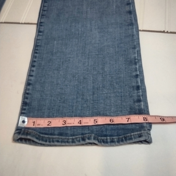 Levi's women's boot cut stretchy denim size (12) M. - W 31. L32 - Picture 12 of 16